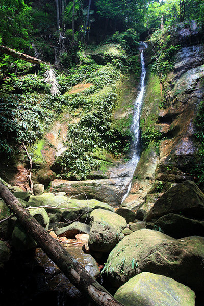 Водопад, Santubong