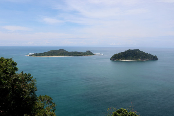 Название острова Суматра происходит от санскритского слова "Samudra", означающего "море" или "океан".